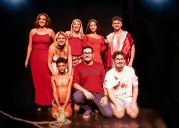 Trupe da Mostra Teatro Company realiza segunda apresentação da 4ª edição anual de performances, em Manaus