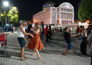 Banzeiro Cabôco celebra artistas locais em noite de música no Largo de São Sebastião