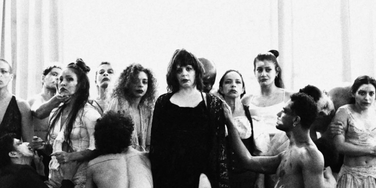 Espetáculo de dança ‘Cabaré Chinelo’ estreia no Teatro Amazonas