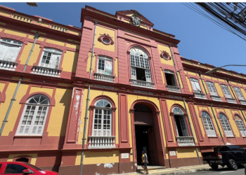 Manaus 356 anos ‘BiblioTour’ leva público a conhecer a história centenária da Biblioteca Pública do Amazonas