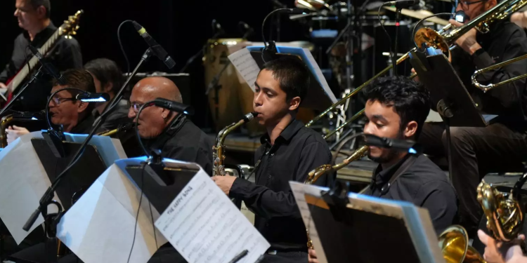 Amazonas Band celebra a música brasileira no concerto ‘Brasilidades’ sob nova regência