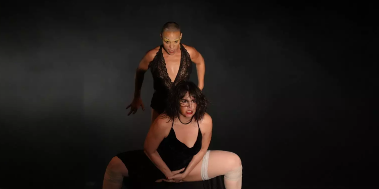 Espetáculo Cabaré Chinelo emociona plateia com nova versão em dança no Teatro Amazonas