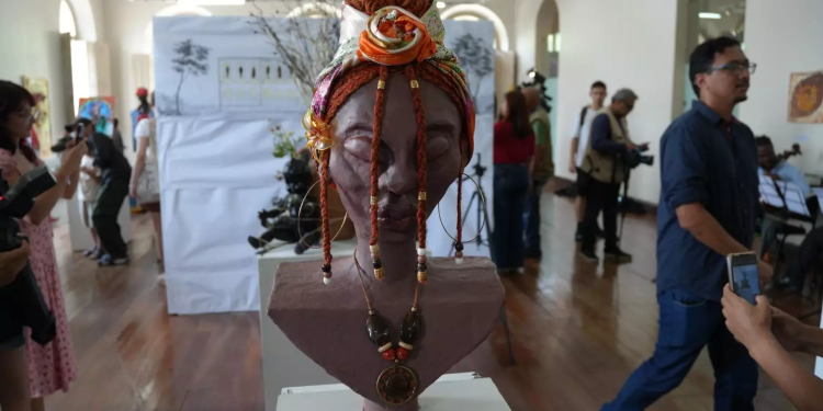 Exposição “Amazônia Preta” celebra a potência da negritude na arte amazônica no Palacete Provincial