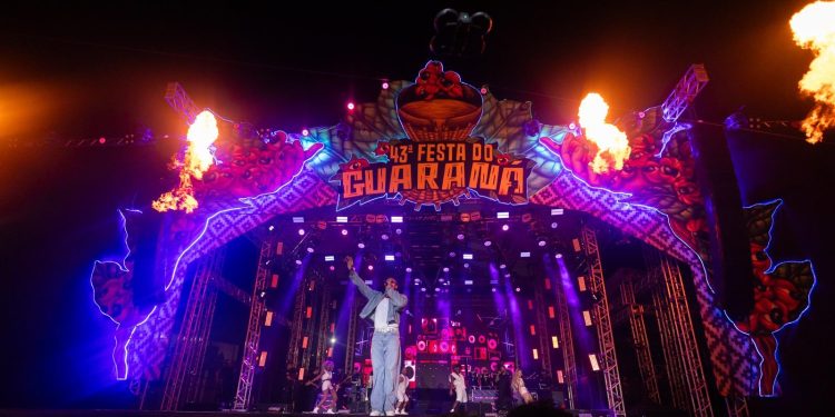 Pesquisa aponta que Festa do Guaraná impulsiona turismo e economia de Maués