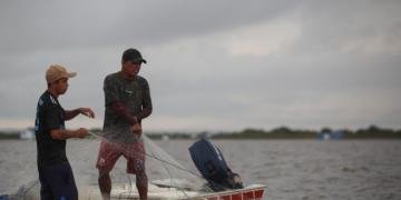 Defeso em foco: Idam orienta pescadores e visitantes durante festival em Barcelos