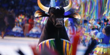 Caprichoso encerra Festival de Parintins 2026 com espetáculo que celebra a cultura e a resistência dos povos do Norte