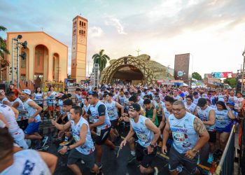 Festival de Parintins 2026: Mais de 2 mil pessoas participam da Parintins Run pelas ruas da Ilha Tupinambarana