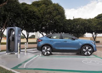 Eletropostos Volvo terão tarifa única para recarga de carros elétricos a partir de junho