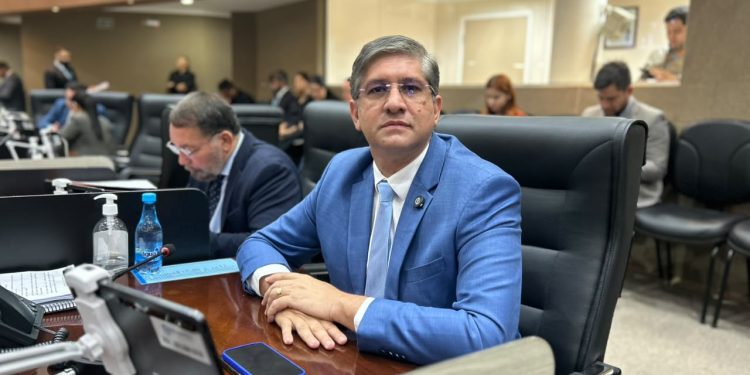 CMM derruba por unanimidade veto a projeto que prevê exame psicológico em profissionais de creches