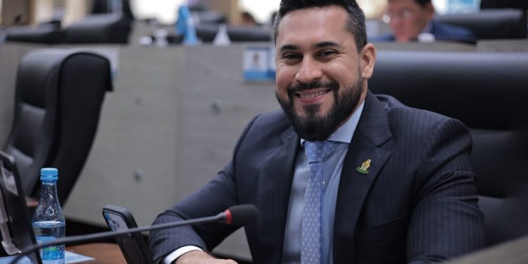 Projeto de Paulo Tyrone que exige transparência nos radares de Manaus segue para sanção do prefeito