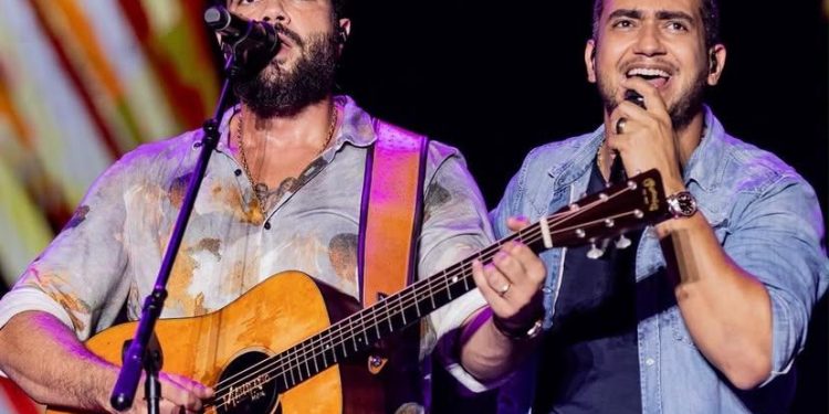 Área VIP de Henrique & Juliano entra no último lote em Manaus