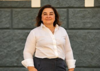 Por transparência e ética, Professora Maria aciona TRE-AM para consultar uso de faculdade como colégio eleitoral
