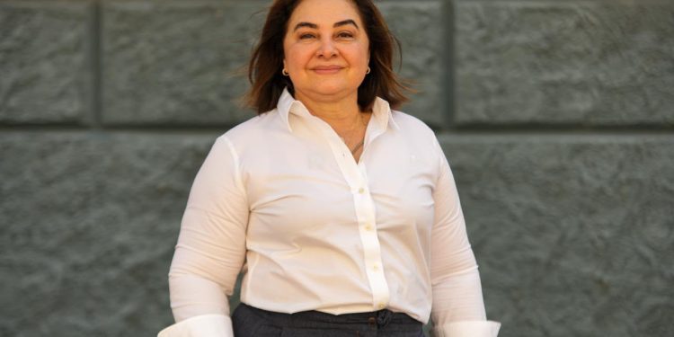 Por transparência e ética, Professora Maria aciona TRE-AM para consultar uso de faculdade como colégio eleitoral